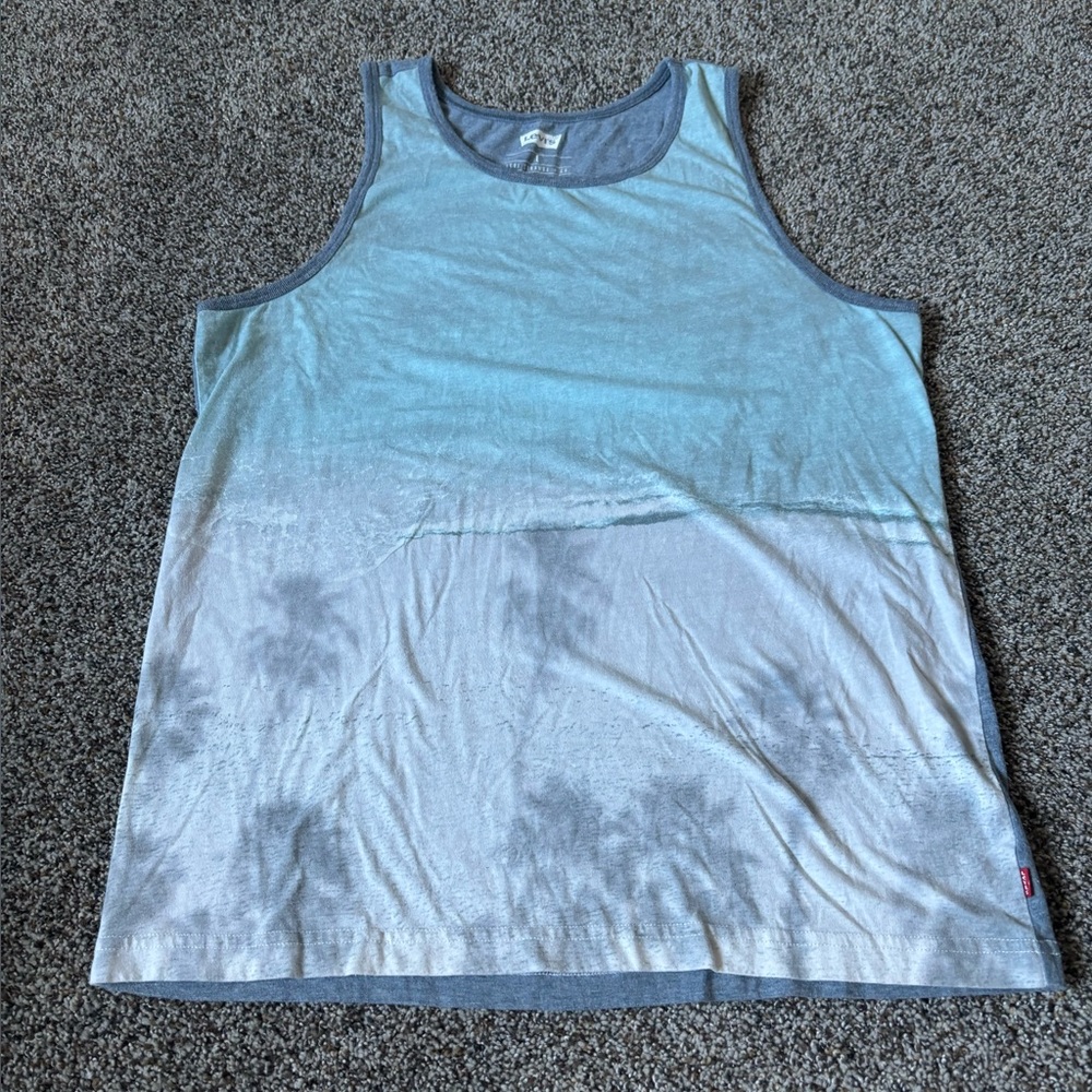 Men's Gradient Tank Top Levi’s size large pre loved men’s tank top